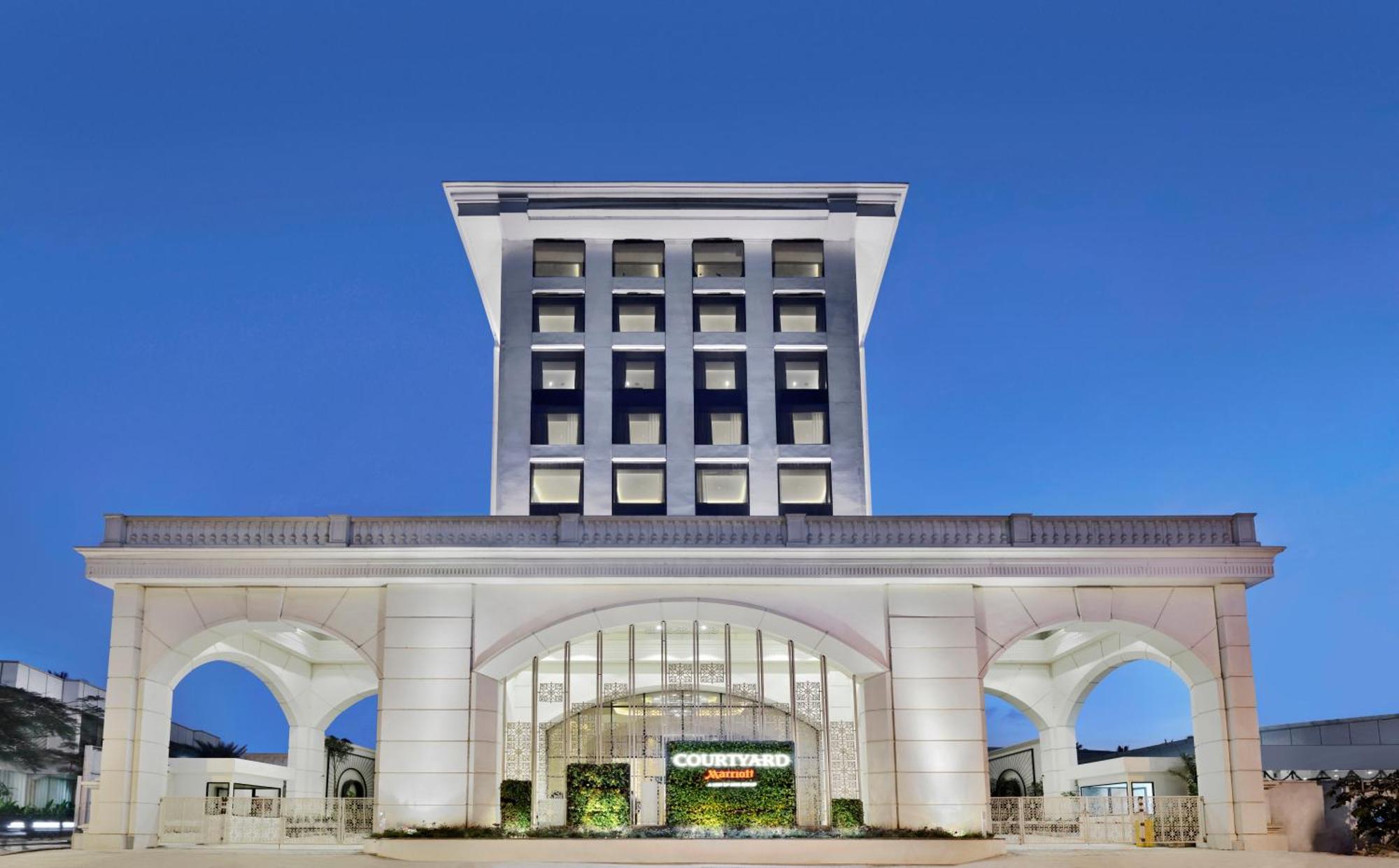 Courtyard By Marriott Bengaluru Hebbal Hotel Ngoại thất bức ảnh