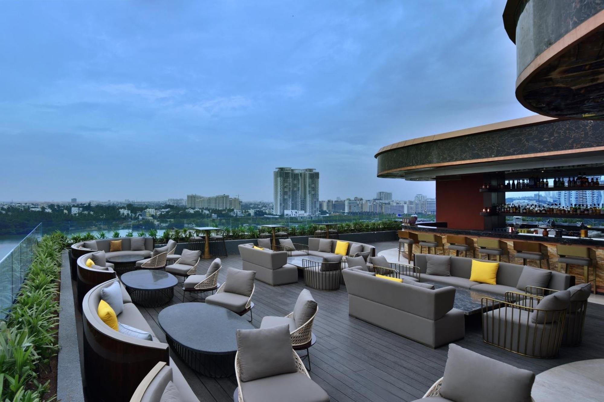 Courtyard By Marriott Bengaluru Hebbal Hotel Ngoại thất bức ảnh